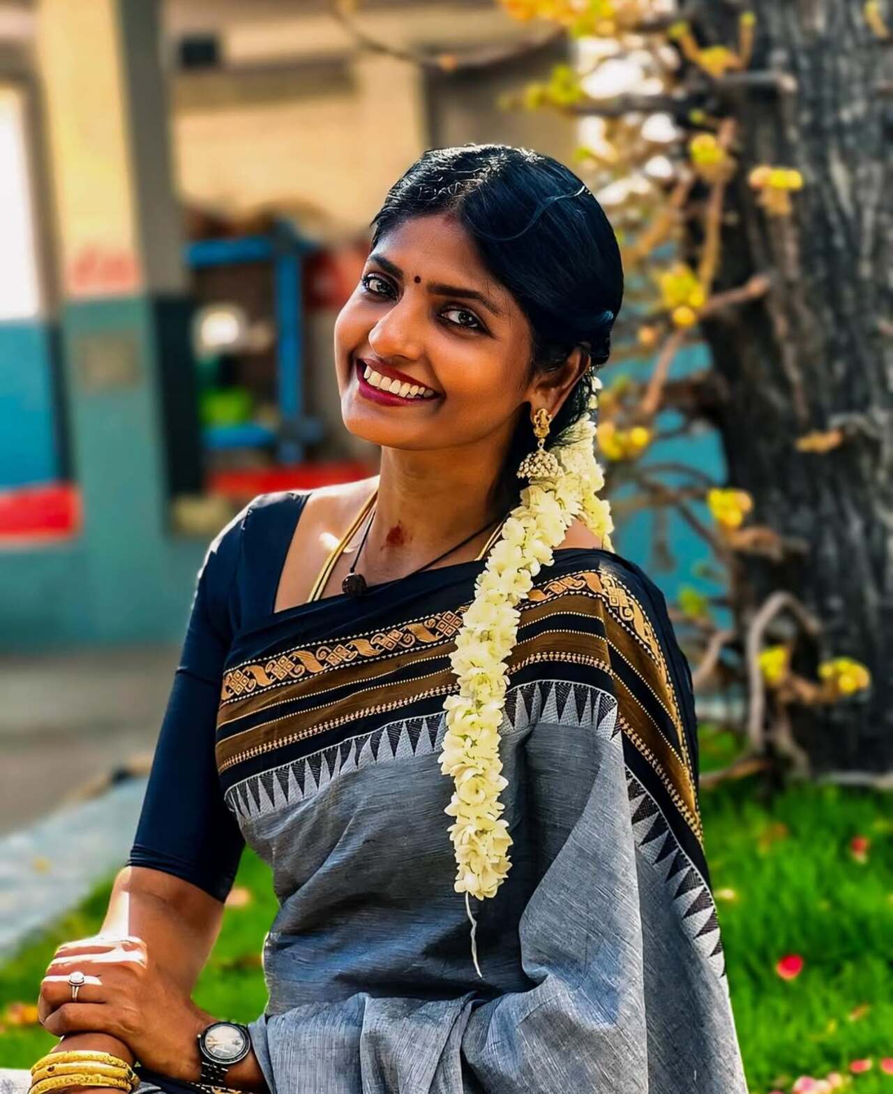 Kani Thiru 
She rose to fame with her participation on the Tamil show Cooku with Comali season 2 where she emerged as the winner in 2021. She also played the lead in the web series Parachute and played a role in the film Valliu Mayil